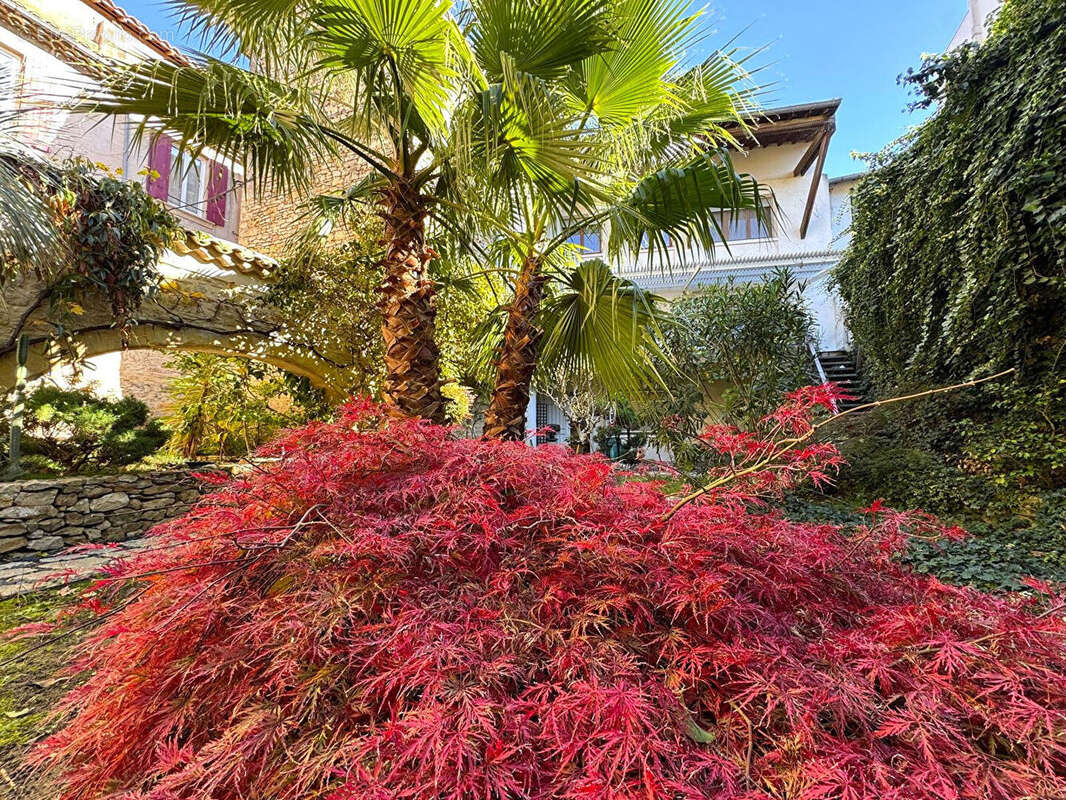Appartement à BAGNOLS-SUR-CEZE