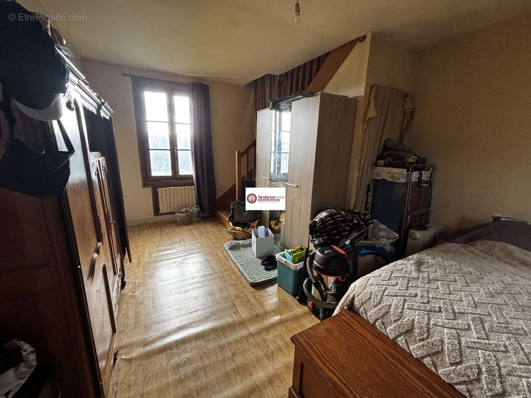 Maison à SAINTE-GAUBURGE-SAINTE-COLOMBE