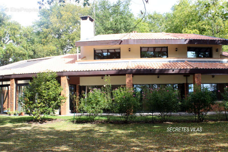 Maison à FARGUES-SAINT-HILAIRE