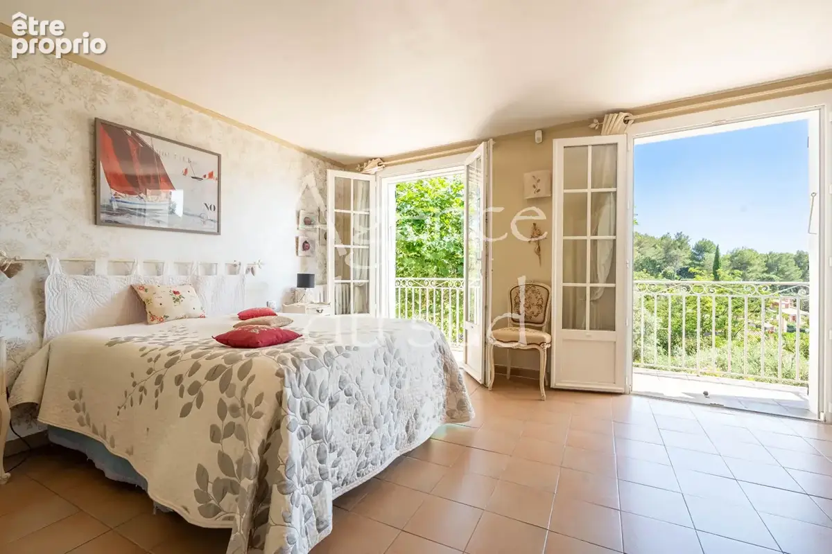 Maison Aubagne 8 pièce(s) 290 m2 - photo 14