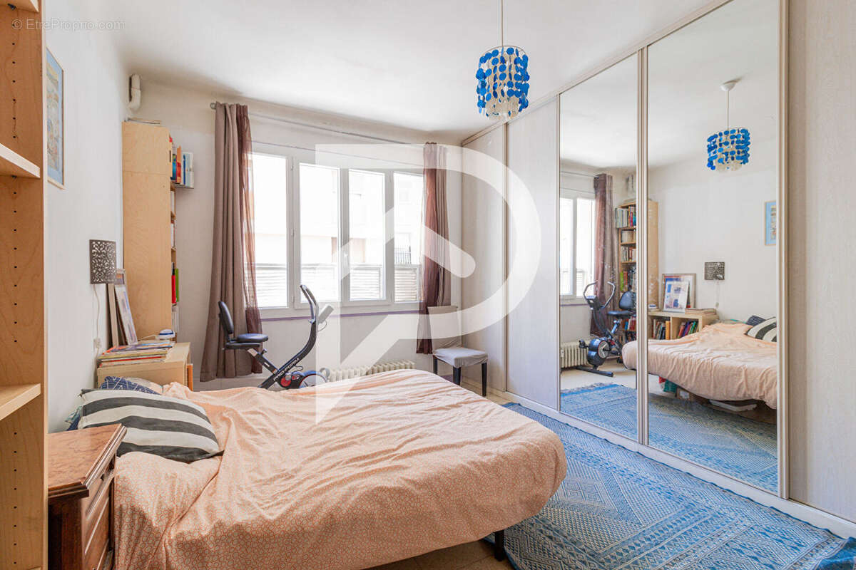 Appartement à MARSEILLE-5E
