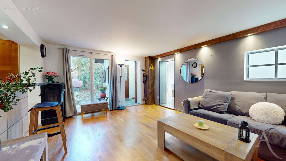 Maison à LA TRONCHE