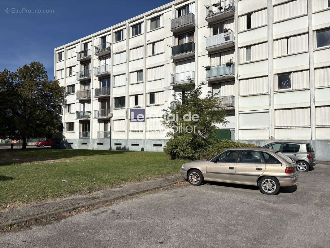 Appartement à FONTAINE