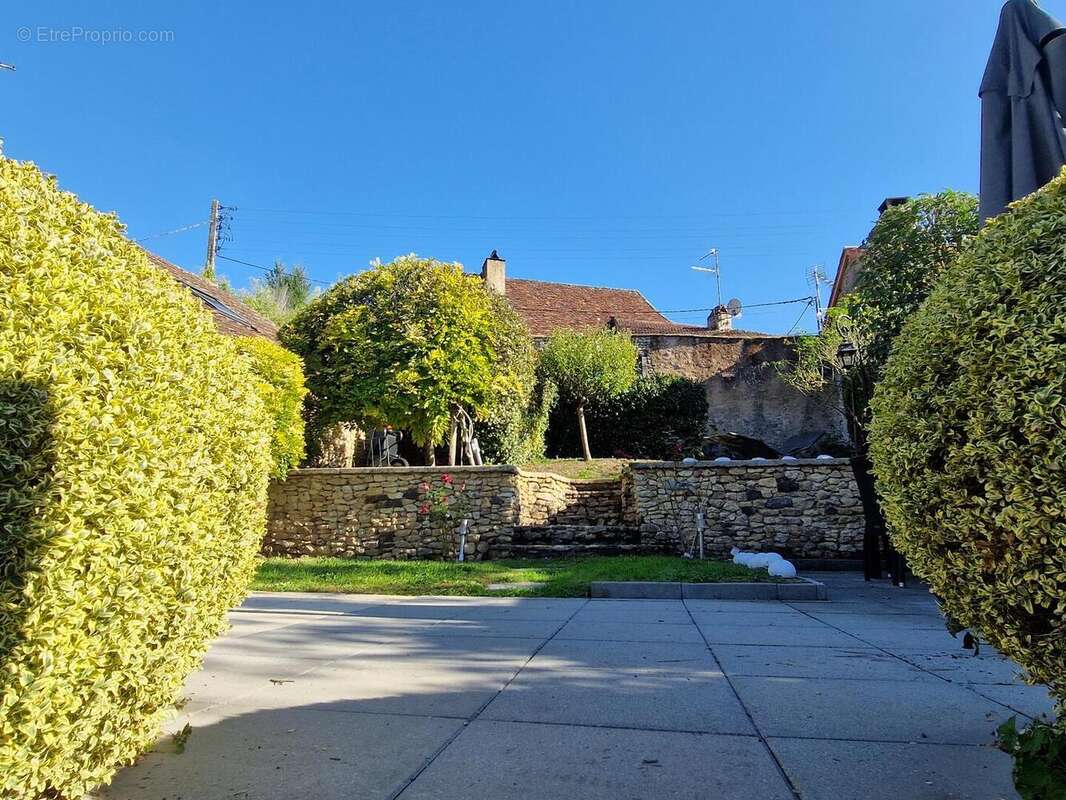 20251017152724 - Maison à LE BUGUE