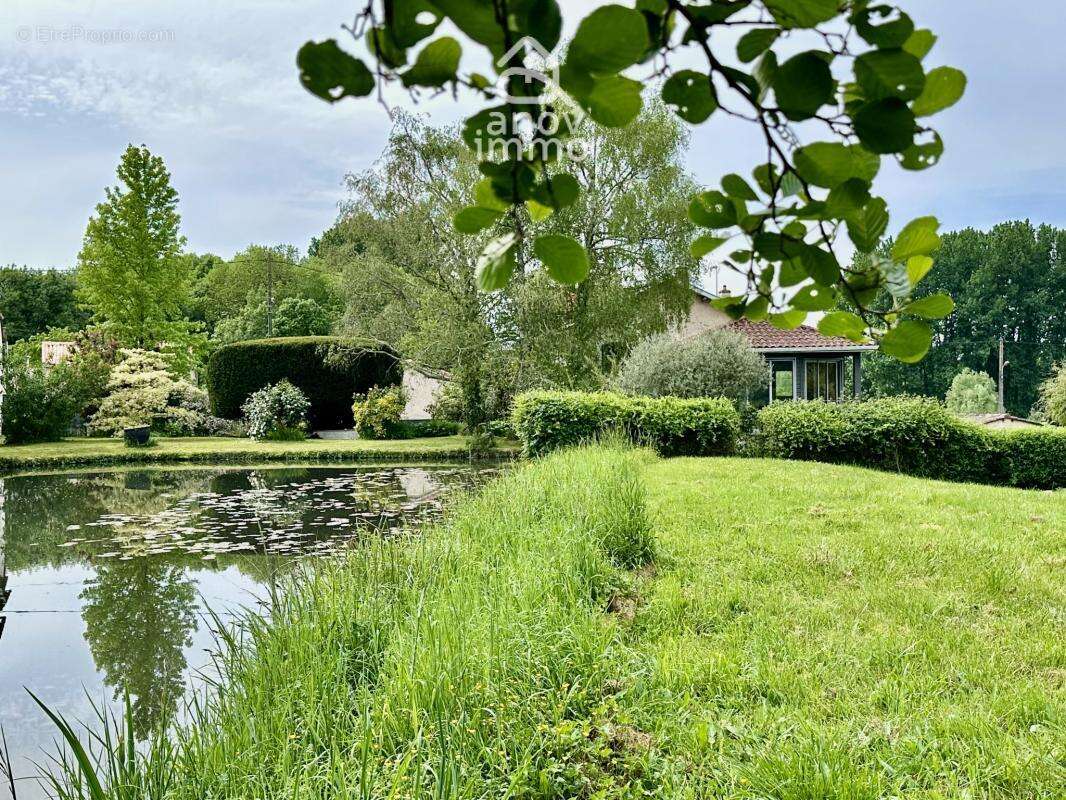 Maison de charme des années 30 à vendre L'Isle d'Espagnac - photo 24
