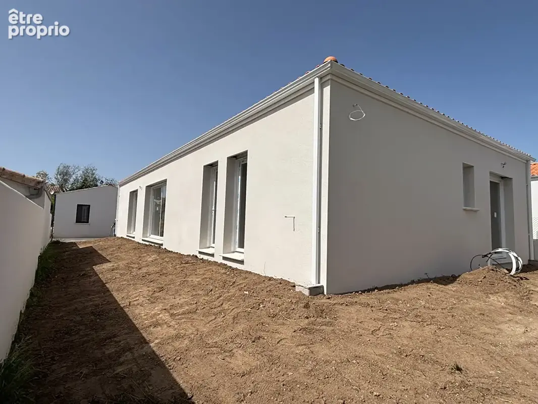 Villa neuve à 1500 m plage - photo 1