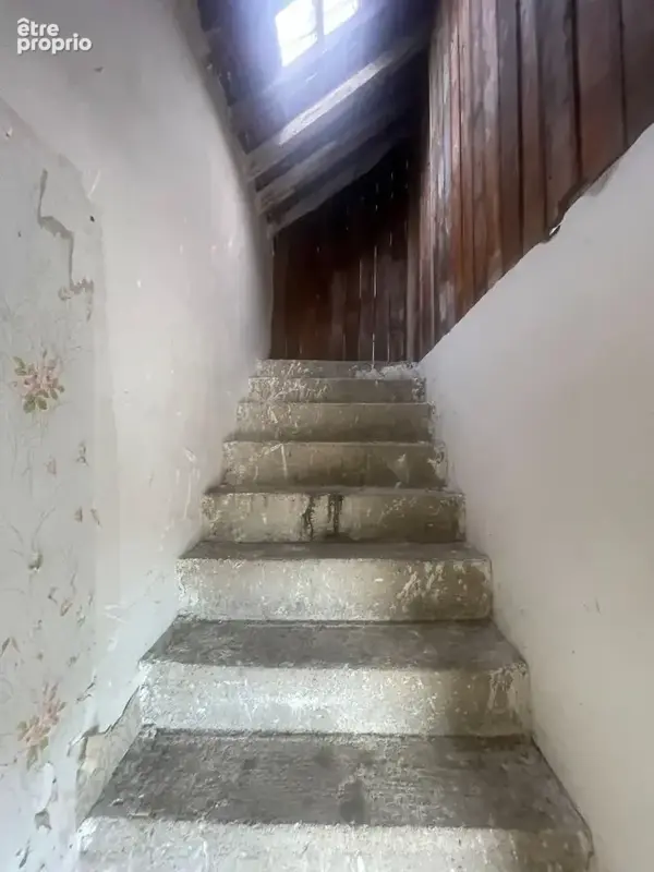 FOUJU  Maison de caractère en pierre à rénover-Fort potentiel - photo 8