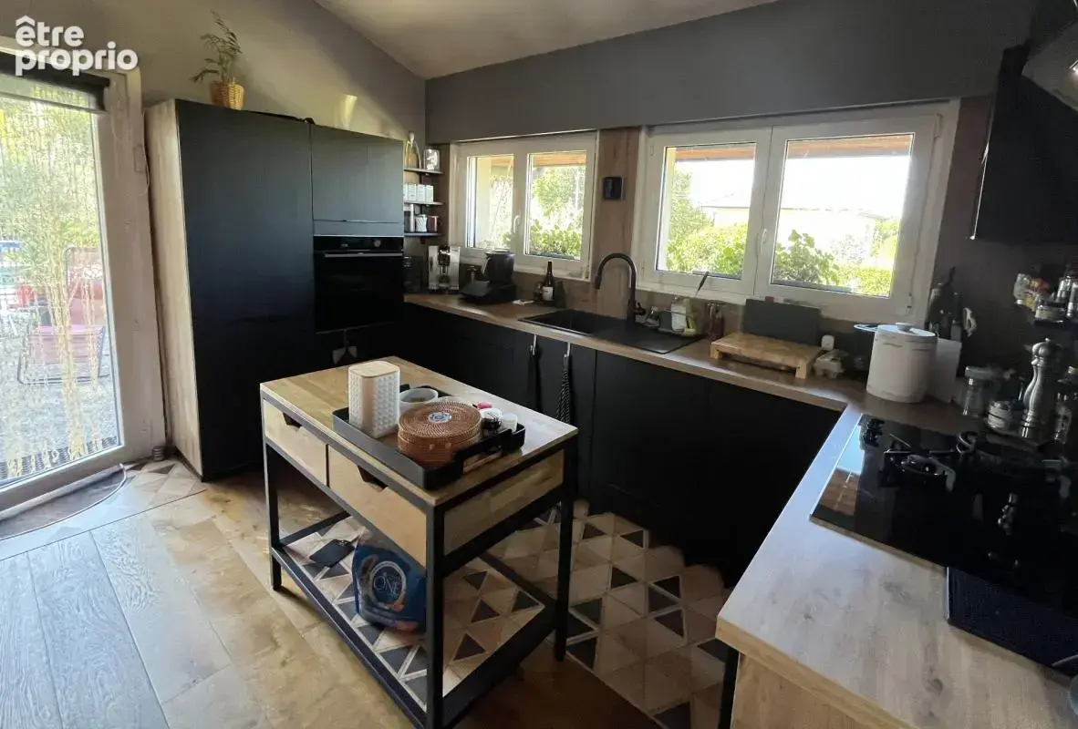 Maison individuelle rénovée avec piscine sur la commune de Perrignier - photo 7