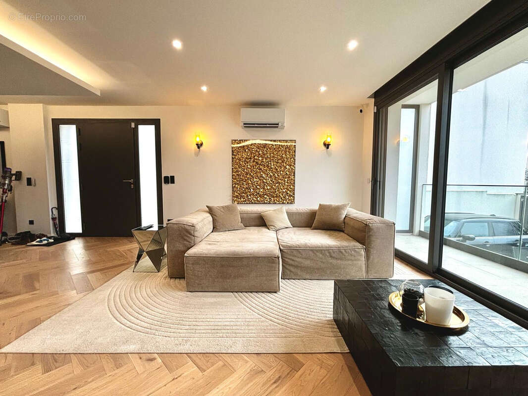 Maison à SAINT-MAUR-DES-FOSSES