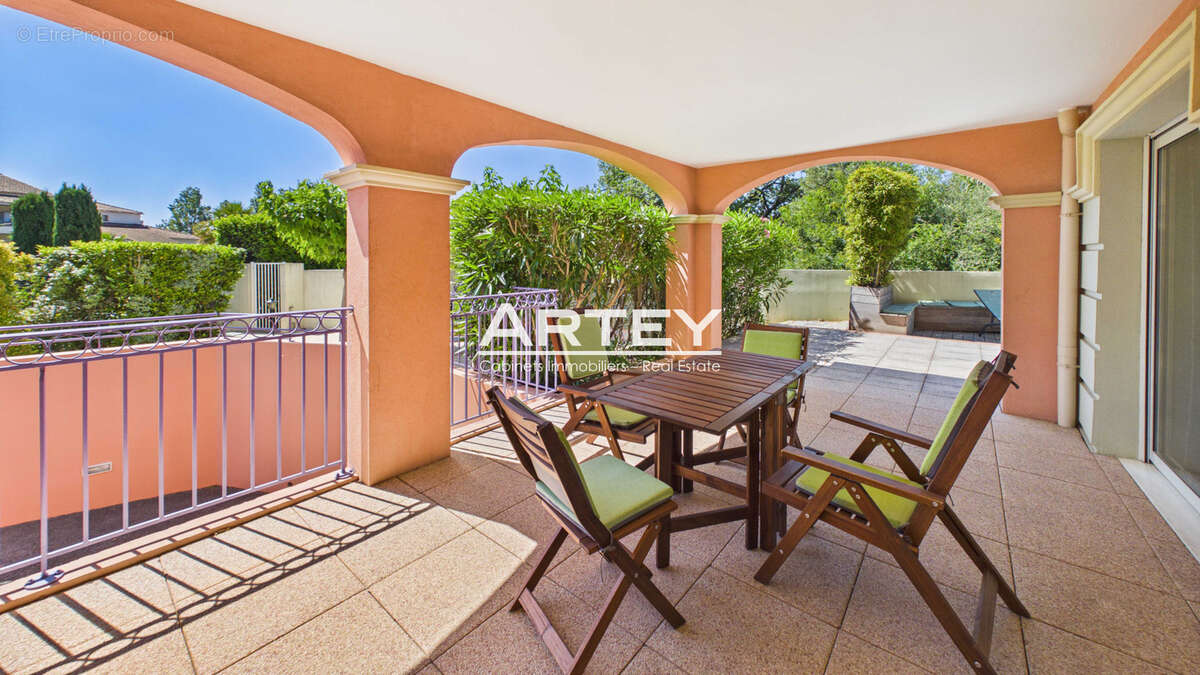 Appartement à CARQUEIRANNE