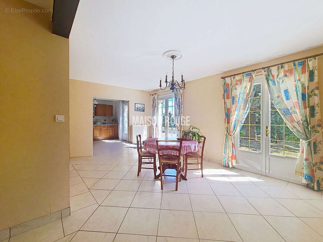 Maison à LARMOR-BADEN