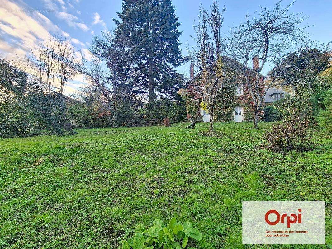 Maison à TERRASSON-LAVILLEDIEU