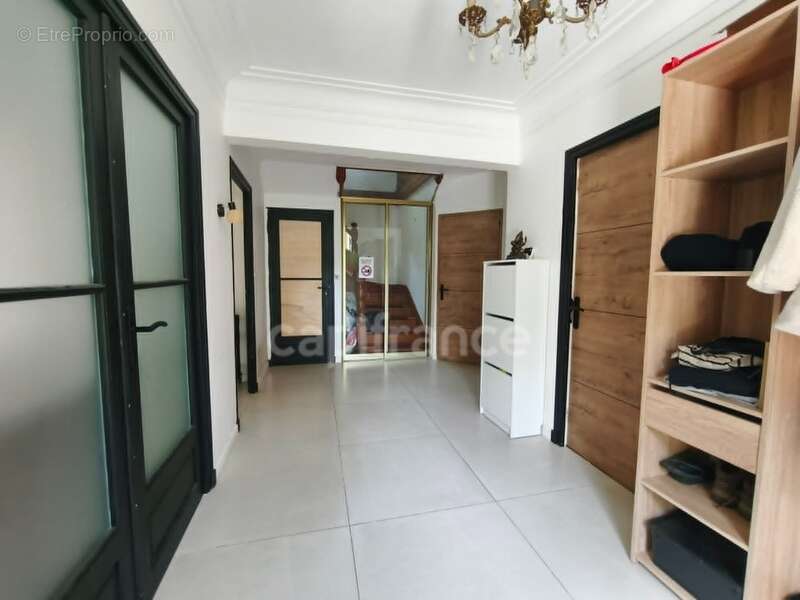Propriété de caractère avec énorme potentiel + terrain 2200 m2 - photo 3