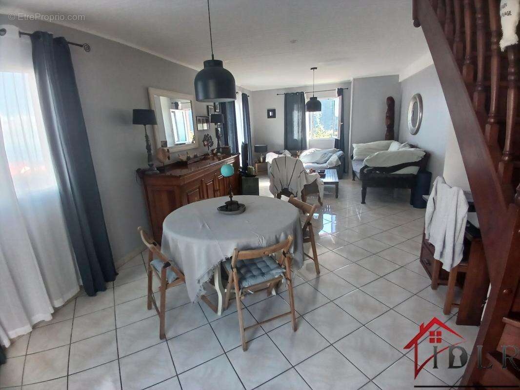 Ensemble immobilier de 269 m2 sur 800 m2 de terrain à Dos d' - photo 12