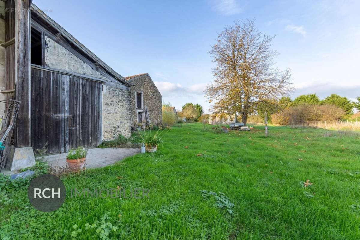 Terrain à MONTFORT-L&#039;AMAURY
