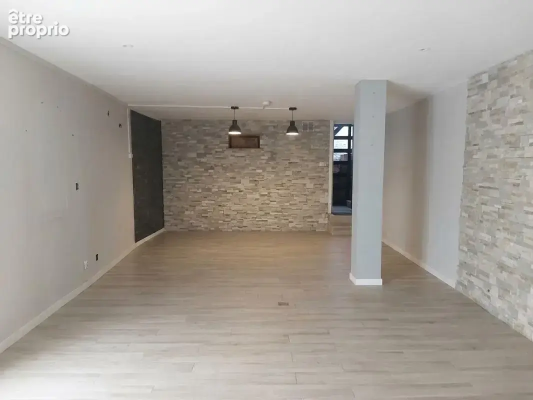 Maison de village entièrement rénovée de 185 m2 avec patio terrasse et cour intérieure - photo 15