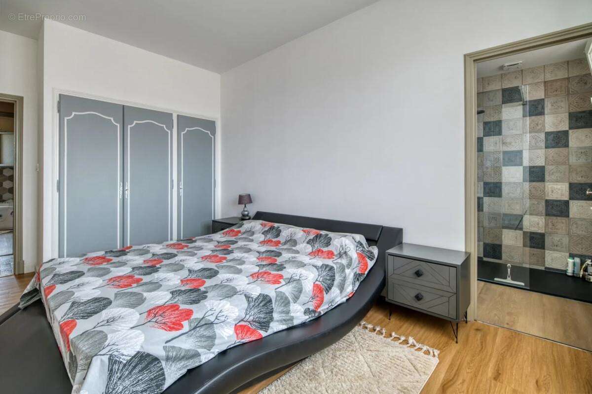 Maison individuelle rénovée 300 m² avec piscine, terrain arboré et appartement indépendant - photo 10