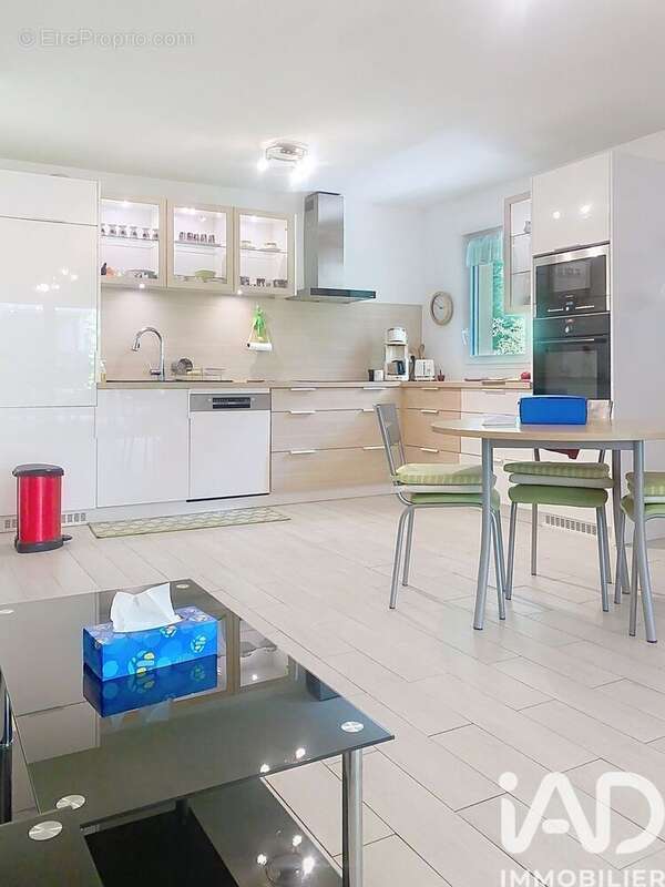 Photo 6 - Appartement à LE PLESSIS-TREVISE