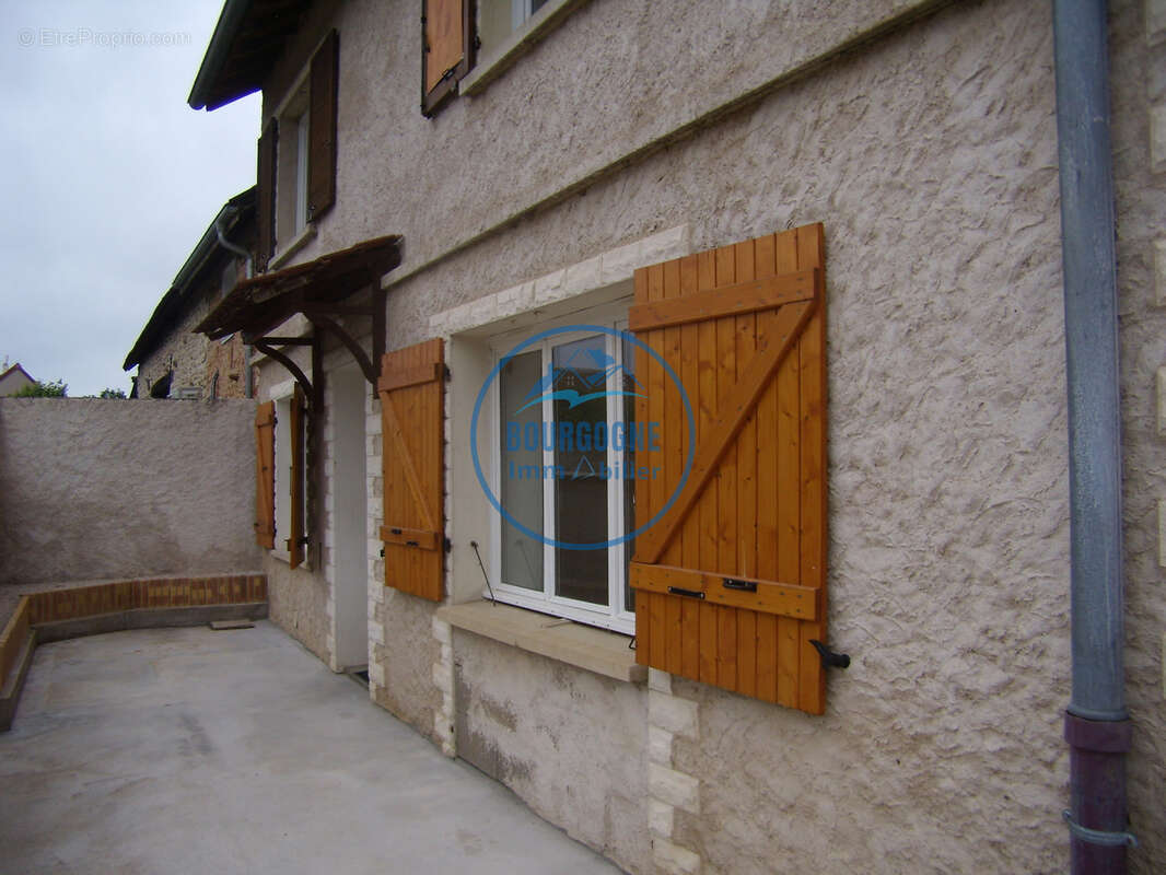 Maison à SEVREY