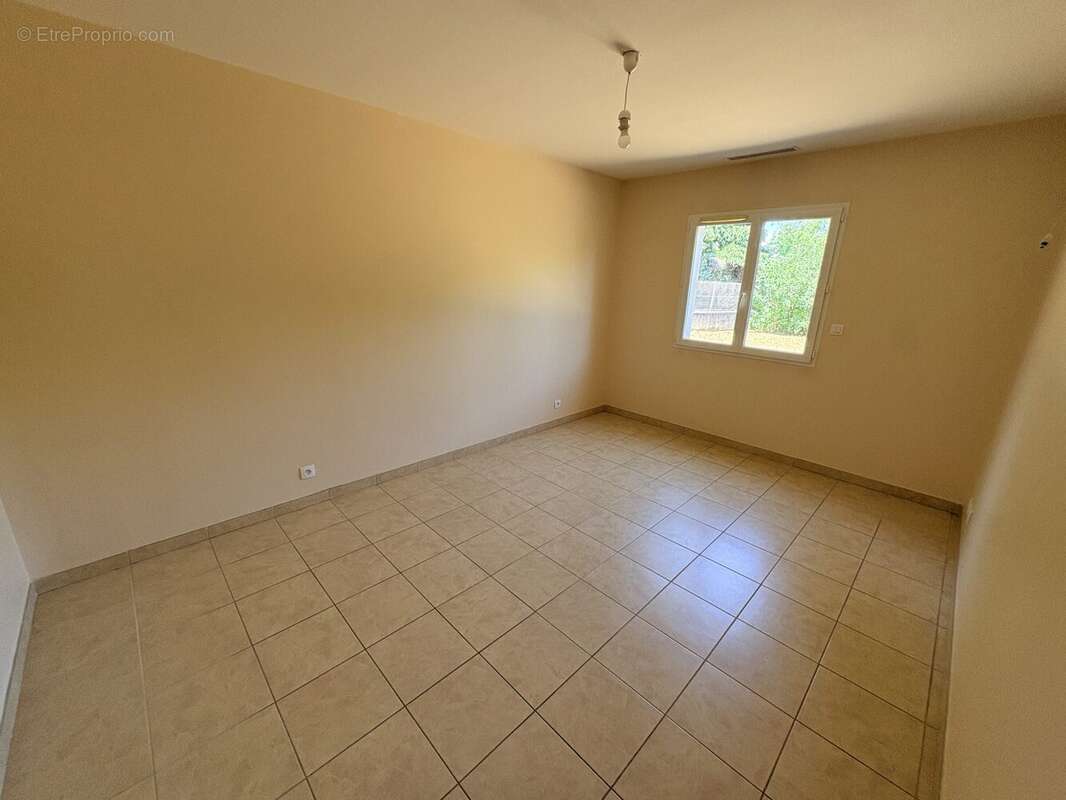 Maison 90 m² à Saint-Donat-Sur-L'herbasse  - photo 5