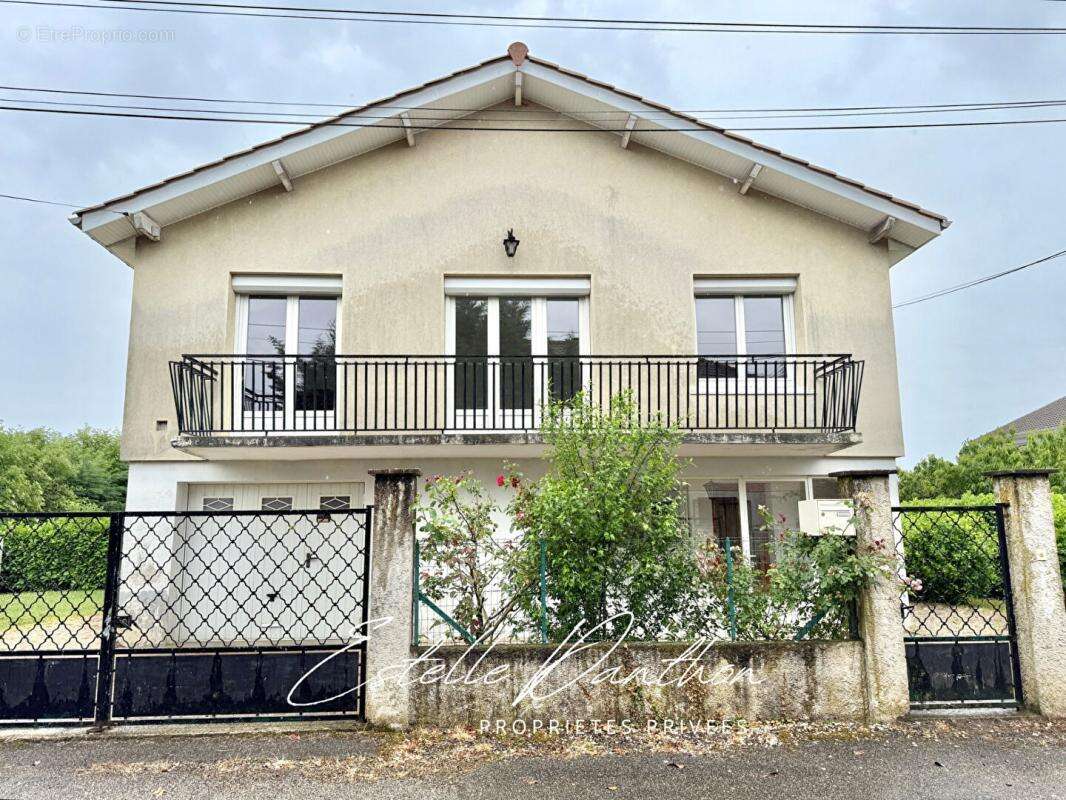 Maison à BEAUREPAIRE