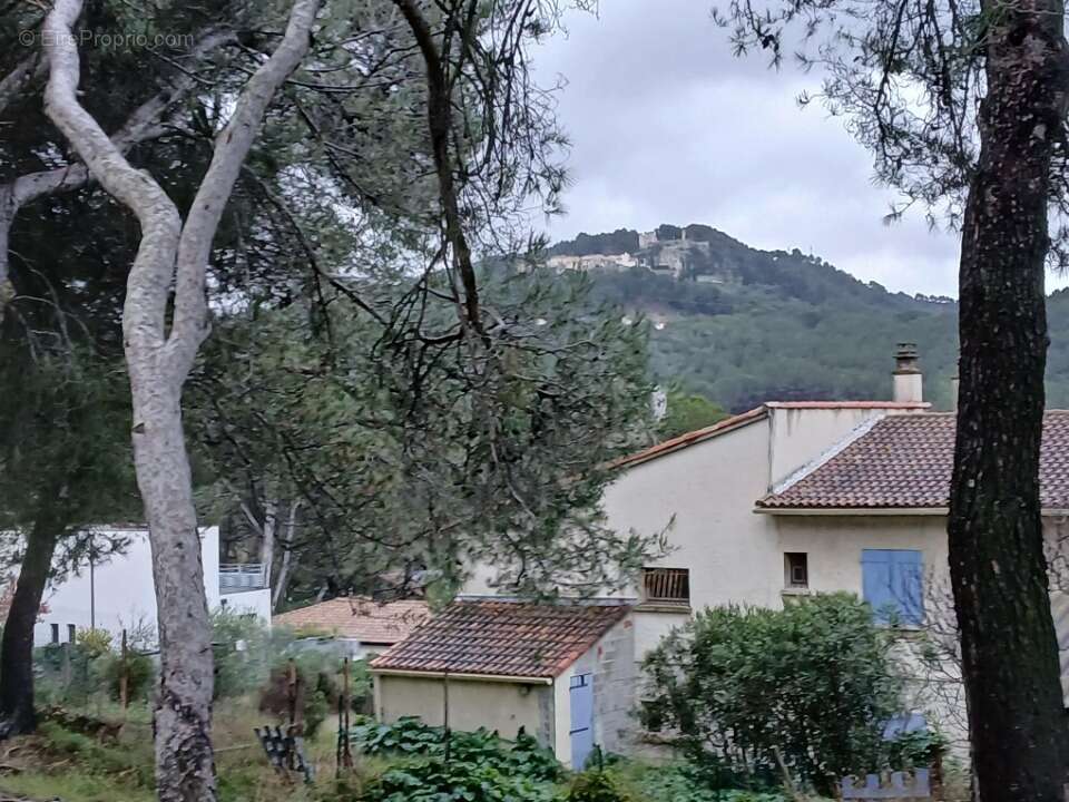 Terrain à VENTABREN
