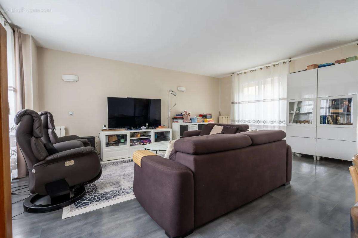 Appartement à STAINS