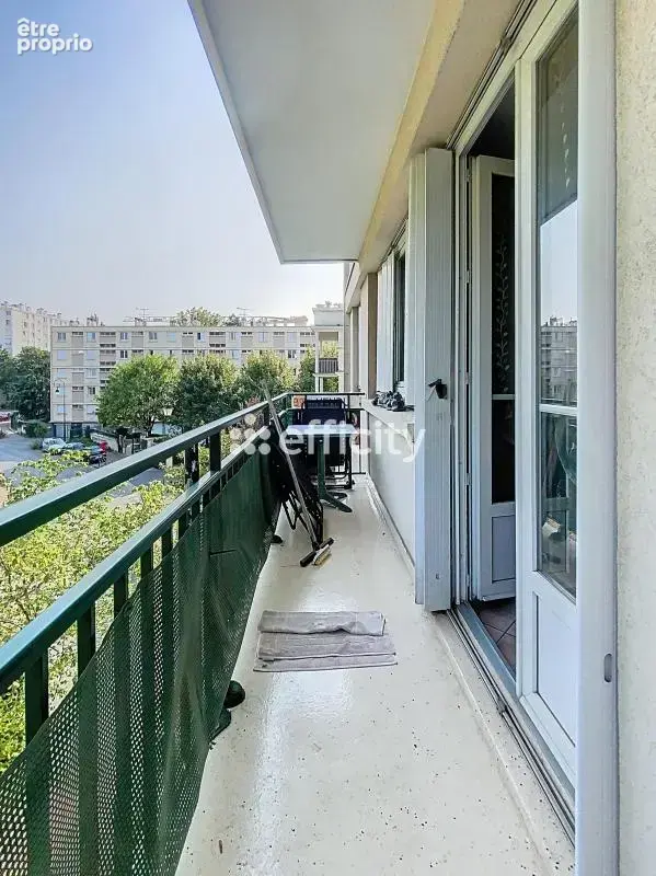 Appartement à LE PLESSIS-TREVISE