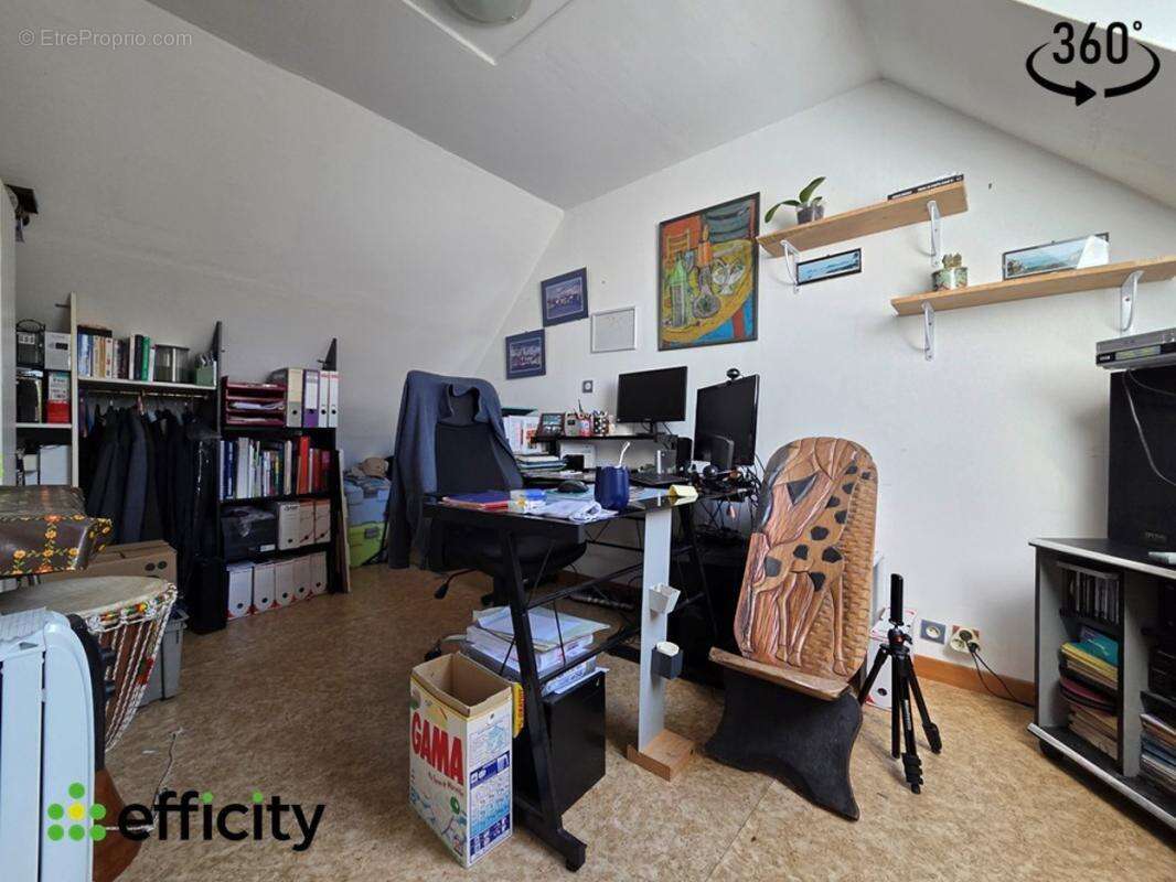 Maison à LA CHAPELLE-DES-FOUGERETZ