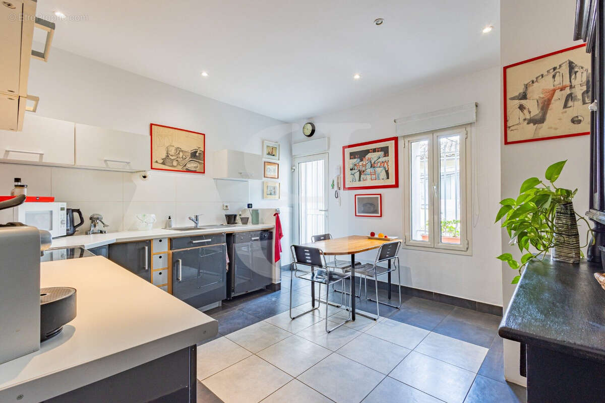 Maison à L'ISLE-SUR-LA-SORGUE