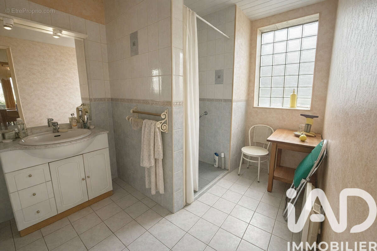 Maison 151 m² à Villiers-Le-Roux  - photo 7