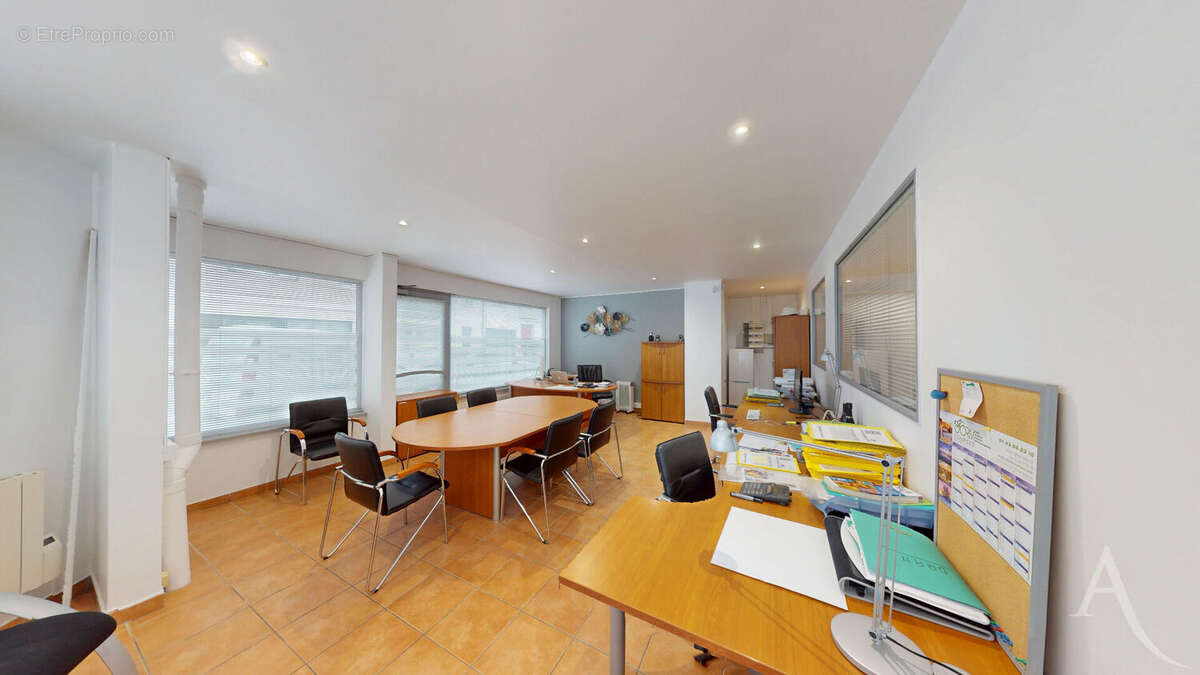 Commerce à MONTREUIL