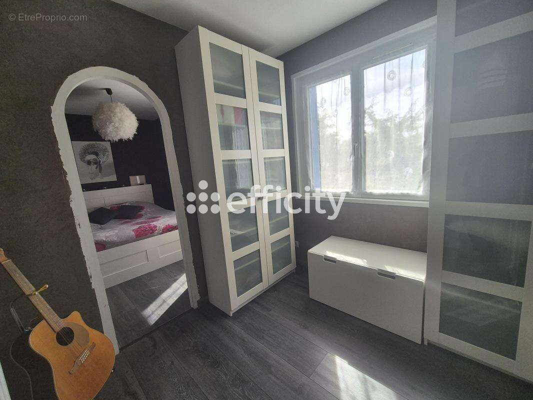 Maison 95 m² à Cellettes  - photo 12