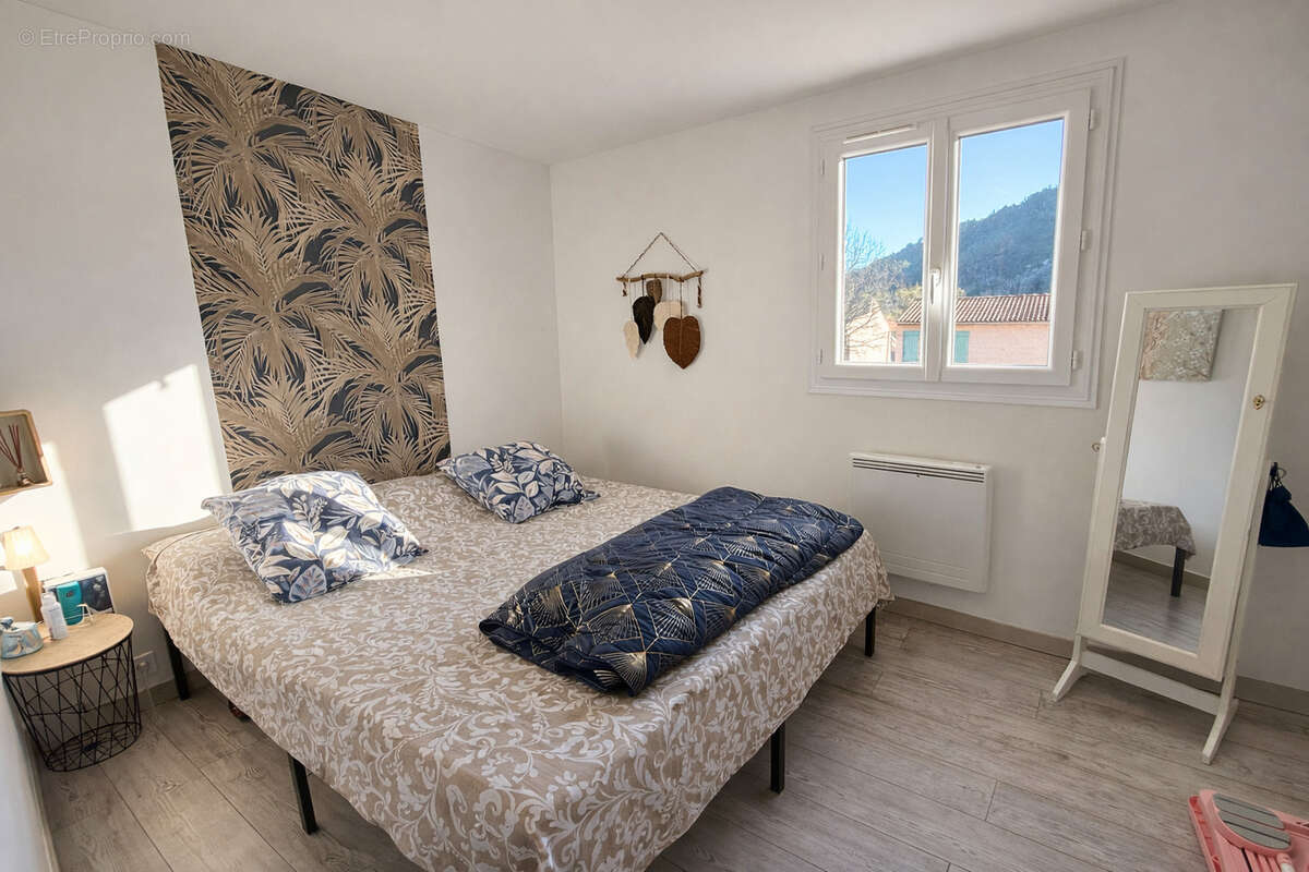 Maison à SOLLIES-TOUCAS