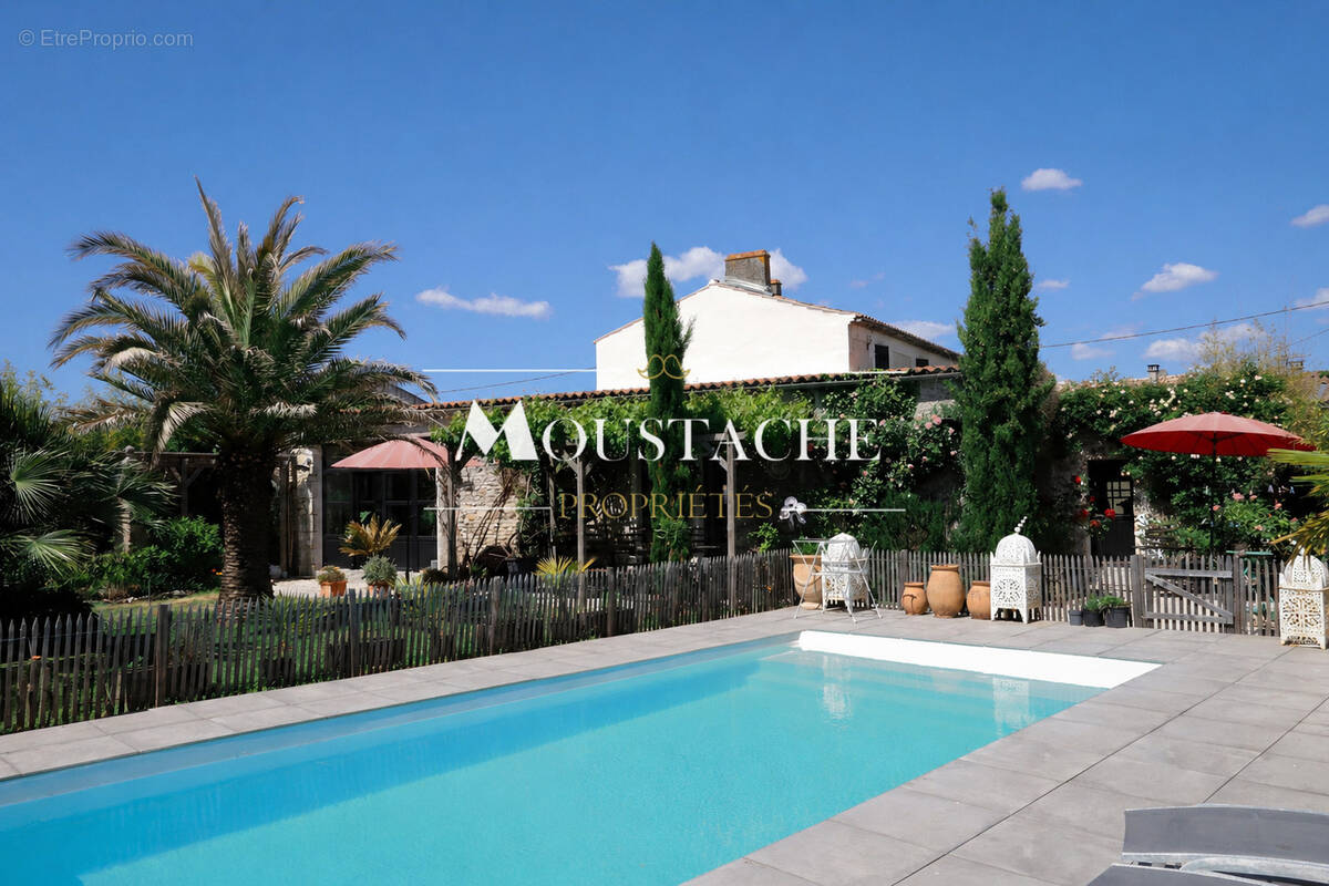 Maison à MORNAC-SUR-SEUDRE