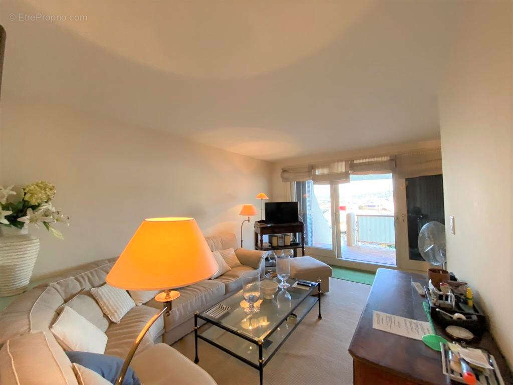 Appartement à COGOLIN