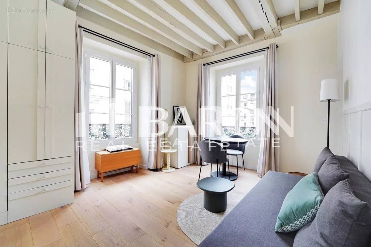 Appartement à PARIS-3E