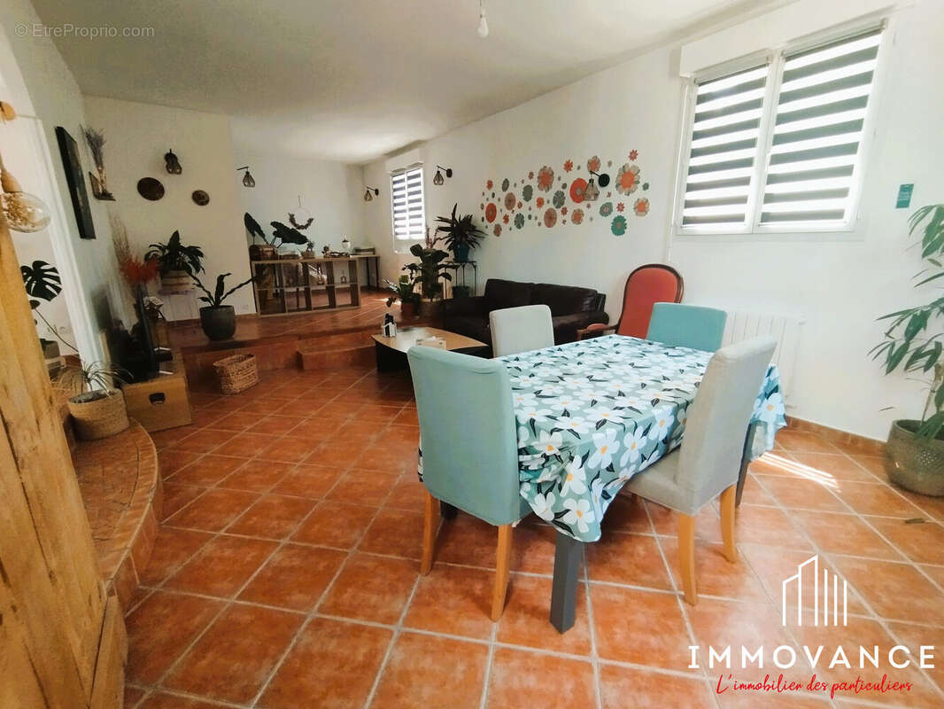 Maison à SAINT-HILAIRE-DE-BEAUVOIR