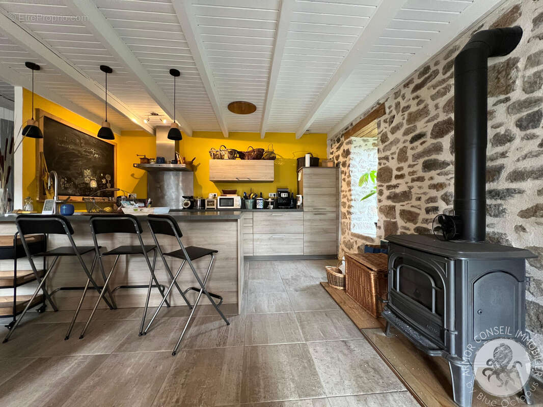 Maison à SAINT-JACUT-DE-LA-MER