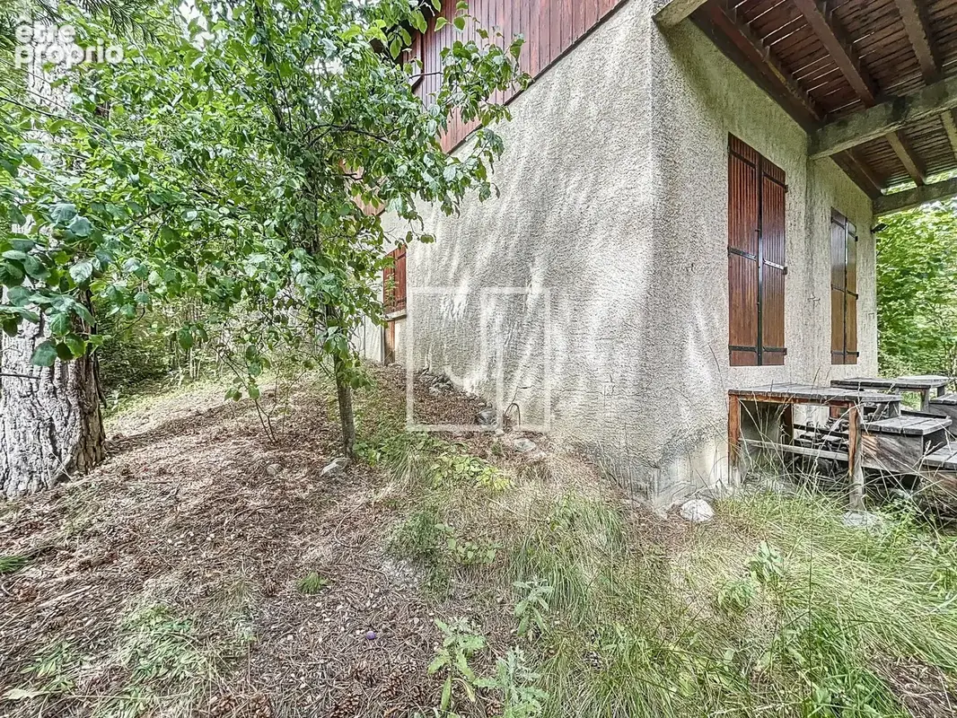 A vendre : Chalet 4 pièces avec terrasse, jardin et garage sur les hauteurs de Barcelonnette - photo 9