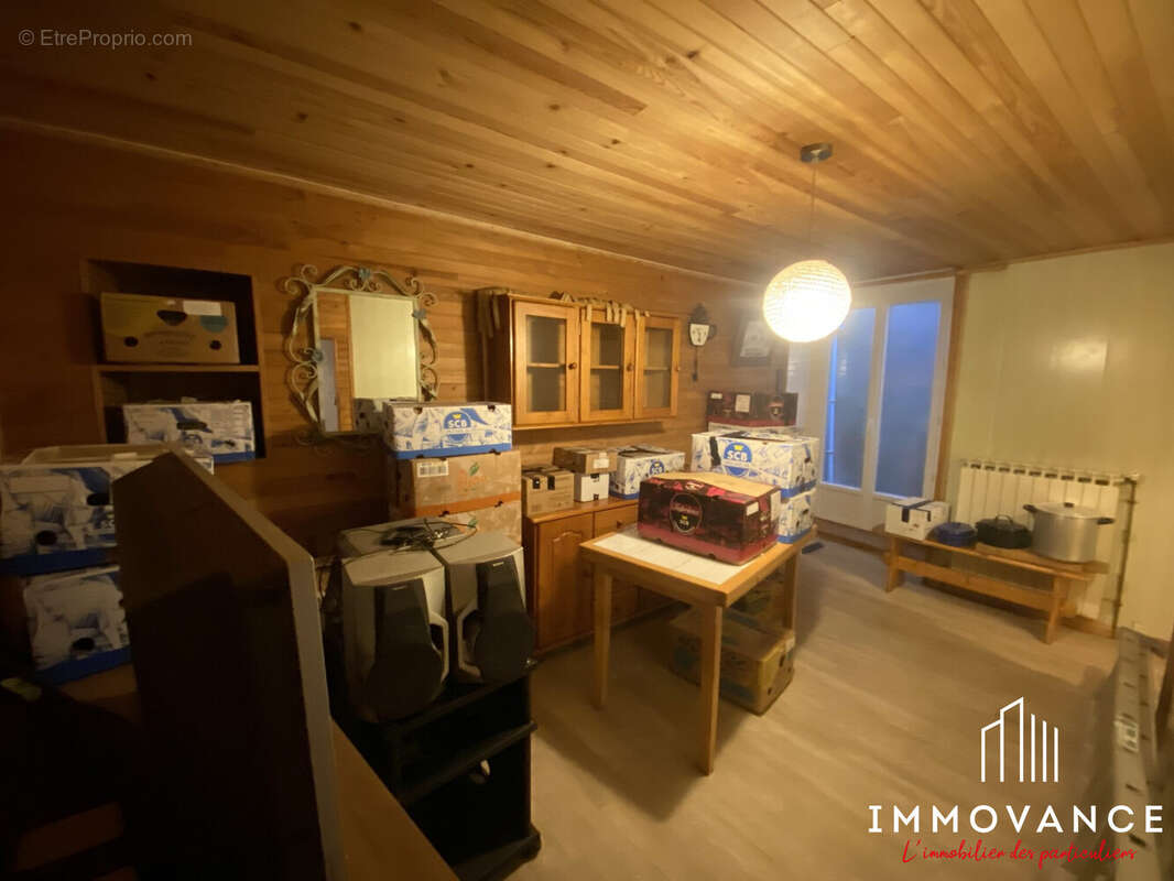 Maison à SAINT-JEAN-DU-BRUEL