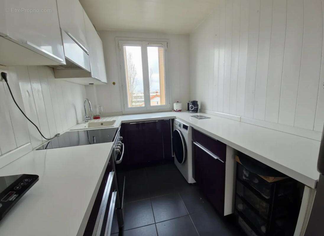 Appartement à LES PAVILLONS-SOUS-BOIS