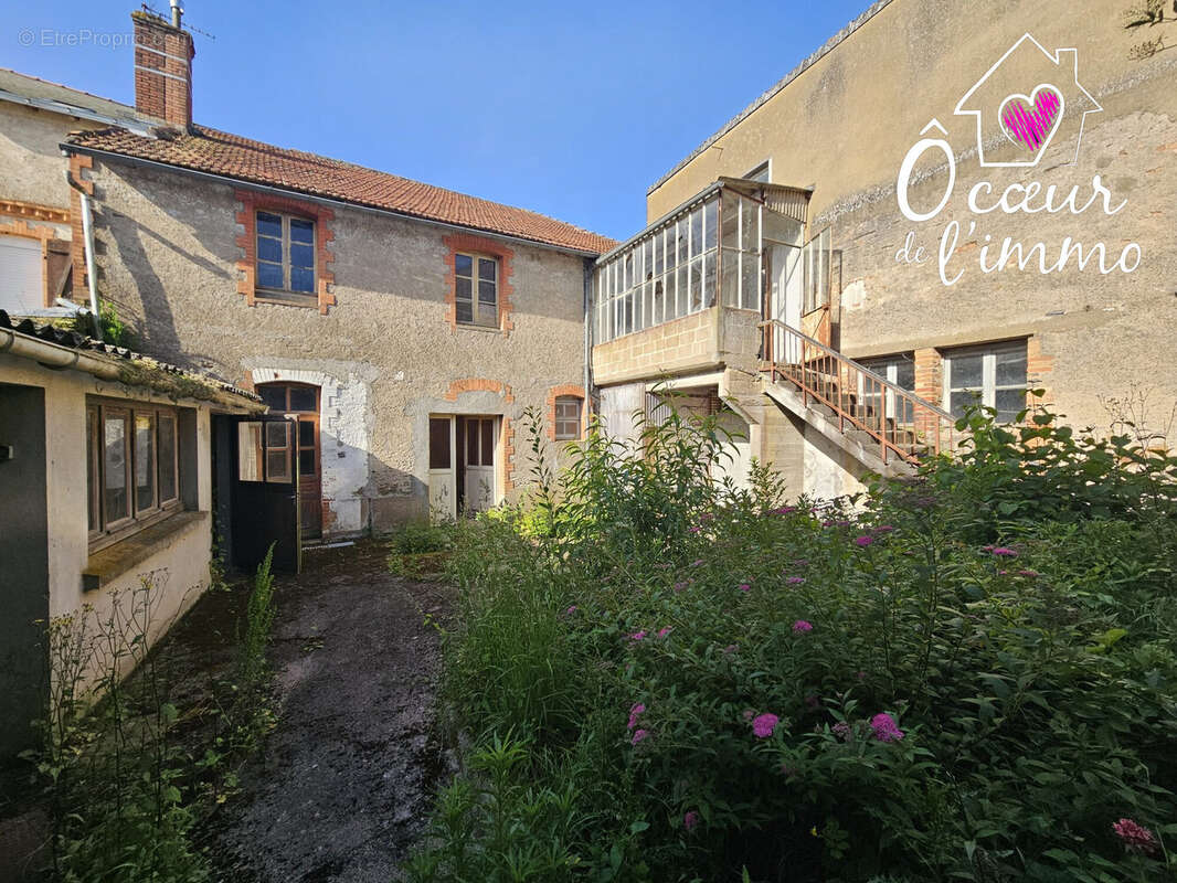 Maison à BEGROLLES-EN-MAUGES