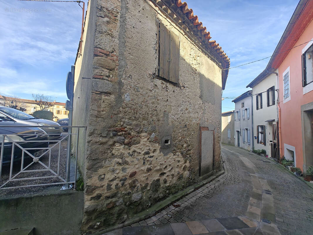 Appartement à ALAIGNE