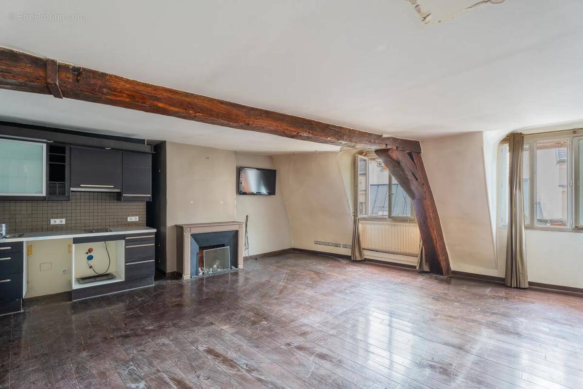 Appartement à PARIS-2E