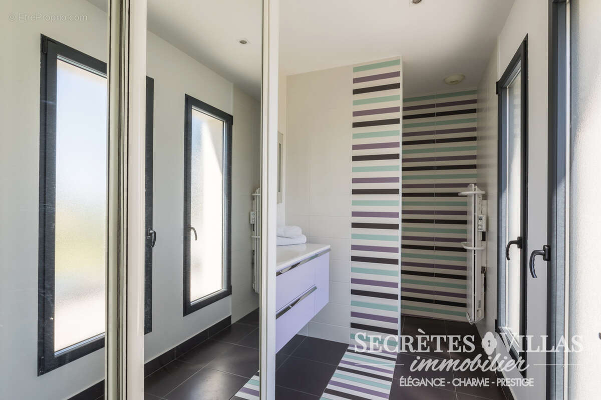 Bouliac villa contemporaine 287m2 avec vue et s/sol 150m2 - photo 14