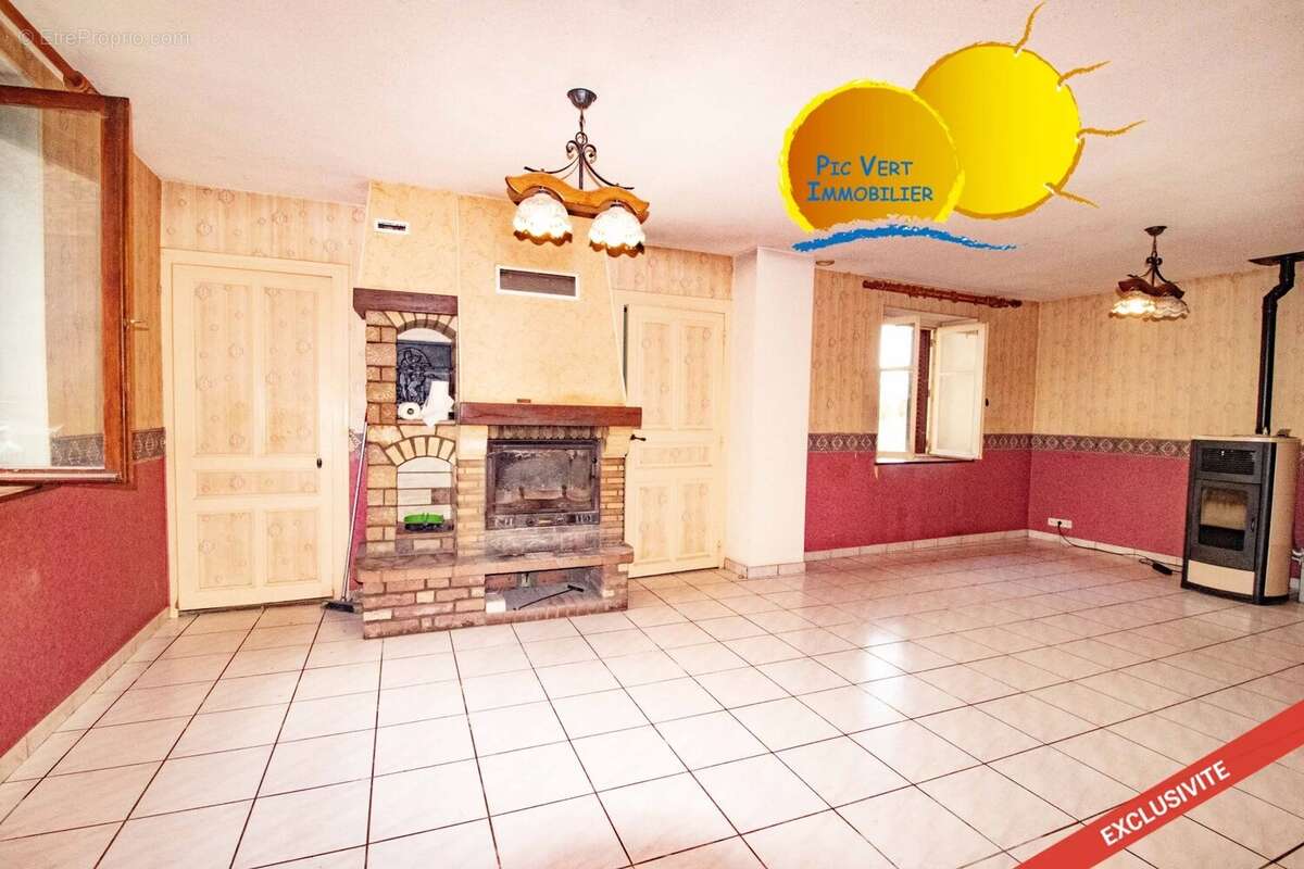 Maison avec dépendances à rénover - photo 3