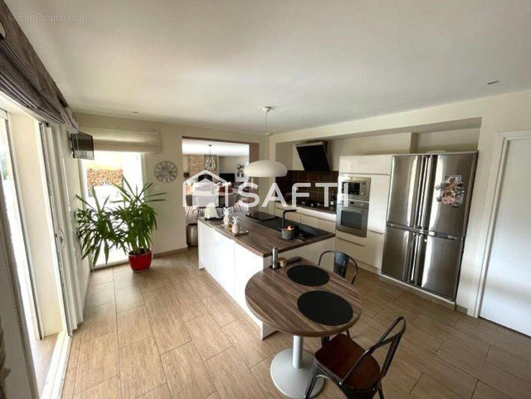 Maison 205 m² à Ollieres  - photo 5