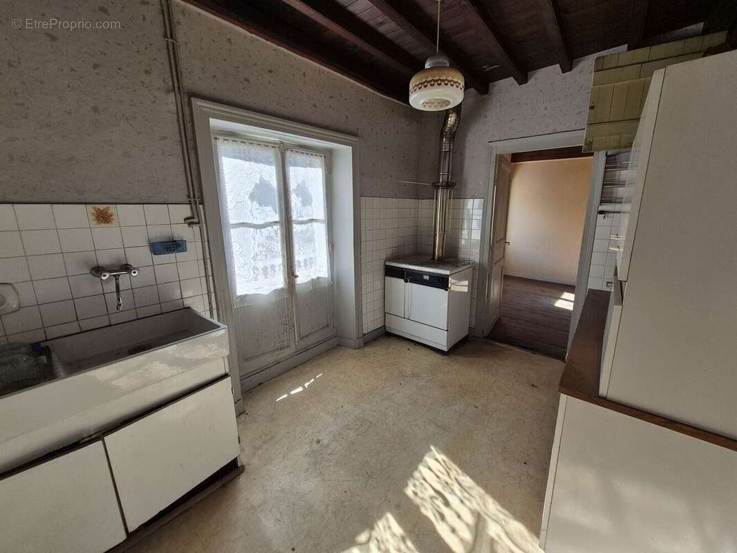 20260409101412 - Commerce à NONTRON