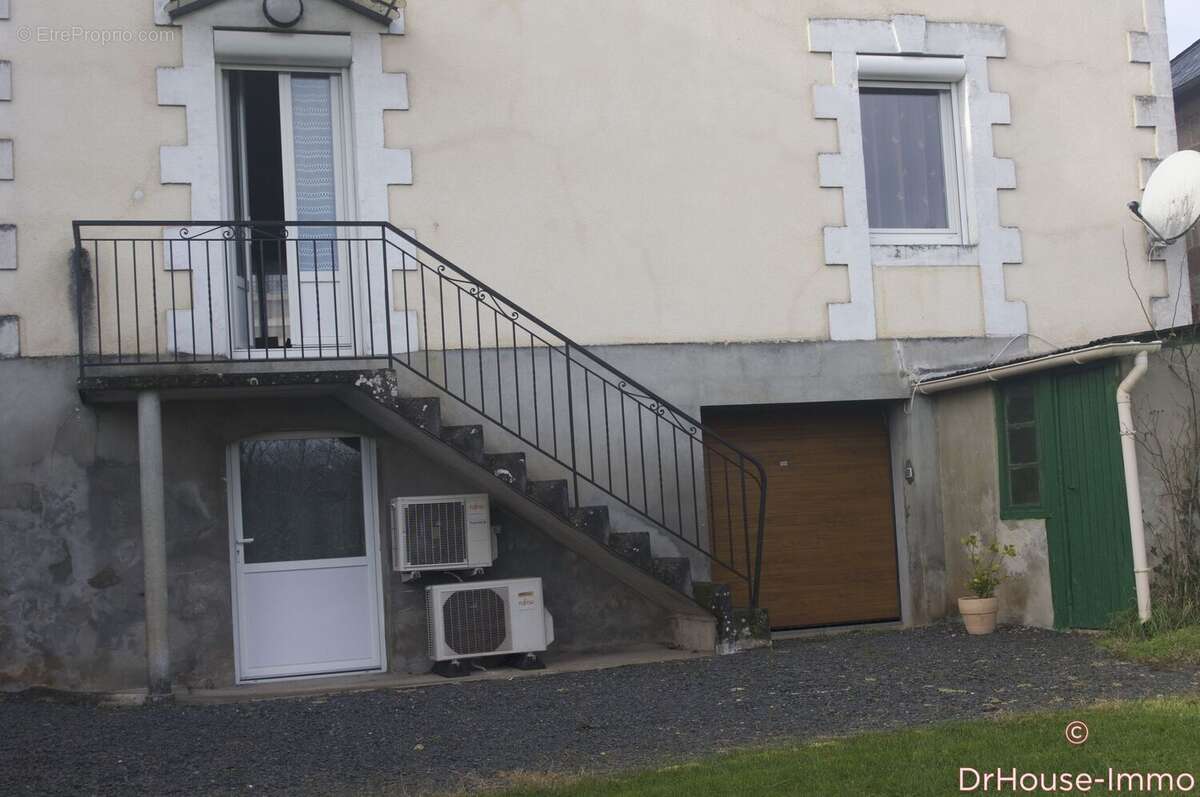 Maison à OBJAT